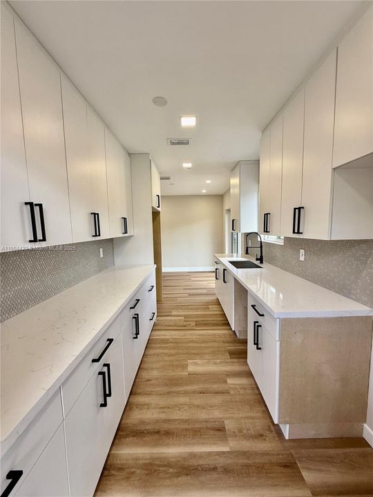 For Sale: $548,900 (4 beds, 2 baths, 1200 Square Feet)