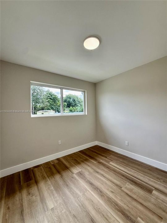 For Sale: $548,900 (4 beds, 2 baths, 1200 Square Feet)