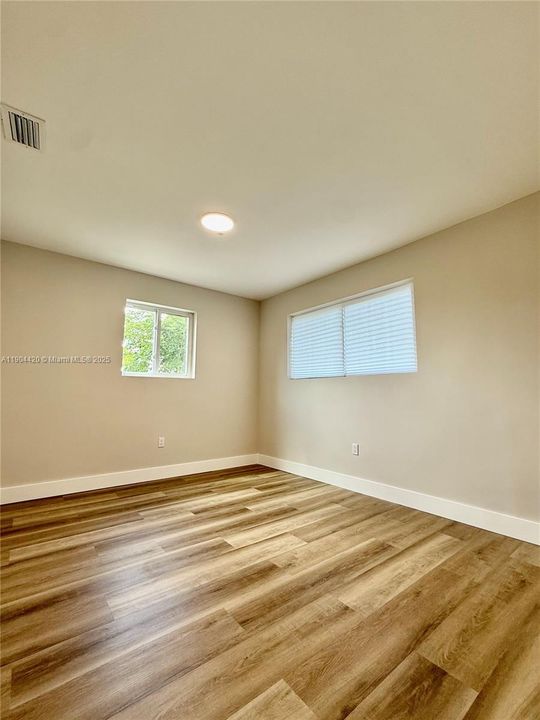 For Sale: $548,900 (4 beds, 2 baths, 1200 Square Feet)