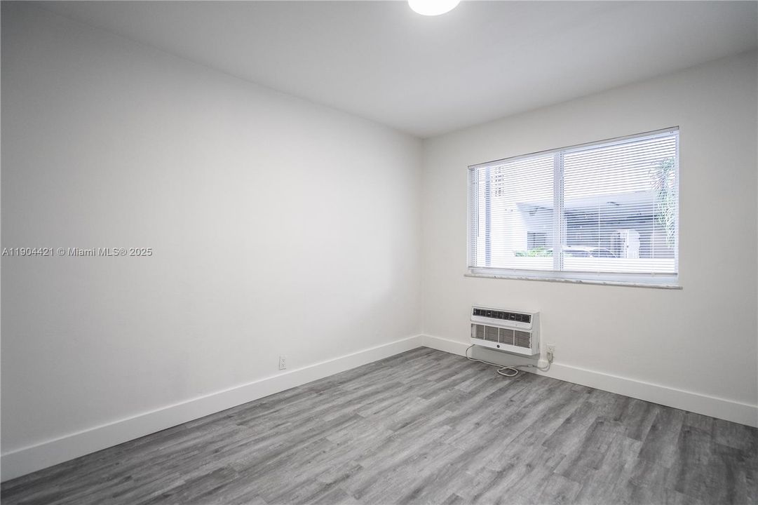 Recently Rented: $1,800 (1 beds, 1 baths, 990 Square Feet)