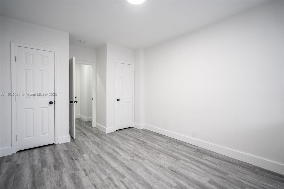 Recently Rented: $1,800 (1 beds, 1 baths, 990 Square Feet)