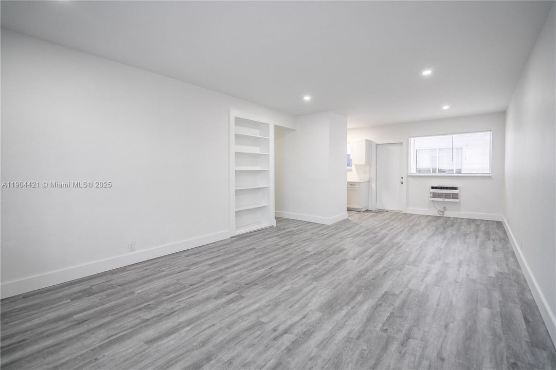 Recently Rented: $1,800 (1 beds, 1 baths, 990 Square Feet)