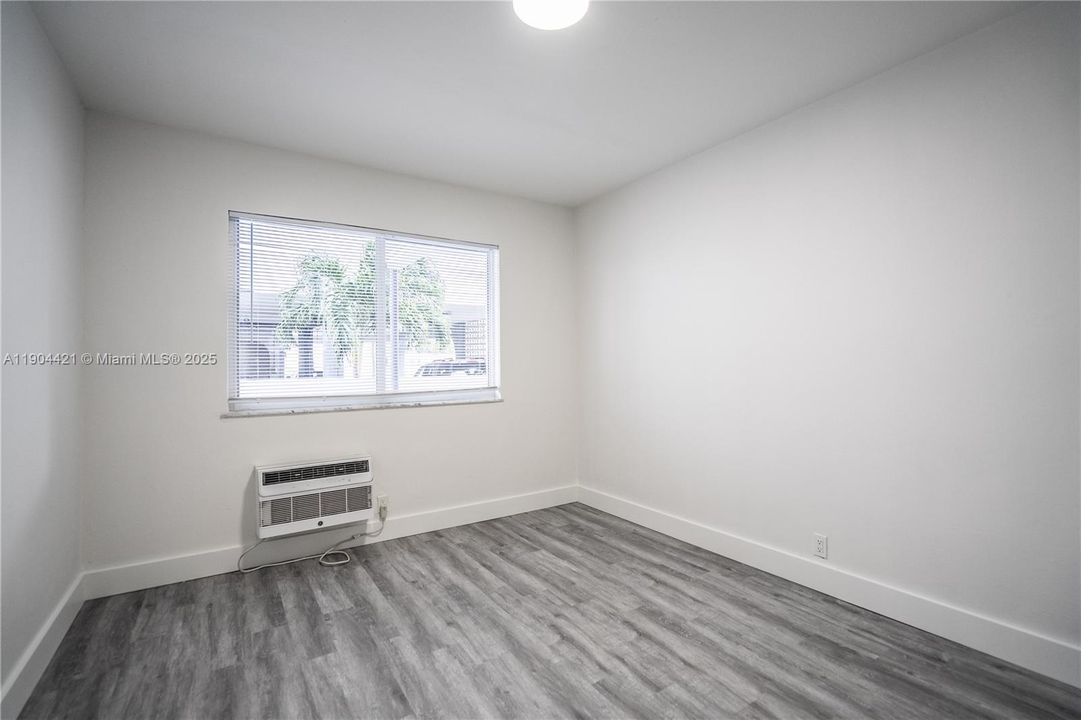 Recently Rented: $1,800 (1 beds, 1 baths, 990 Square Feet)