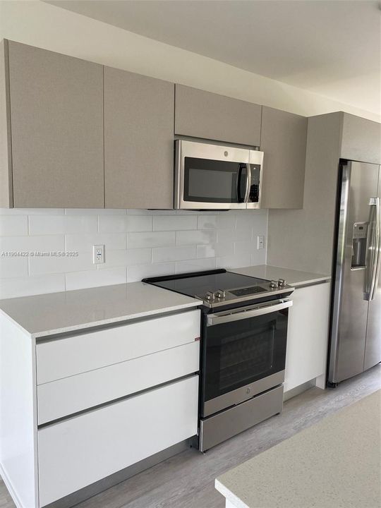 For Rent: $2,750 (2 beds, 2 baths, 1322 Square Feet)
