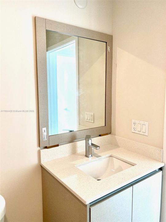 For Rent: $2,750 (2 beds, 2 baths, 1322 Square Feet)