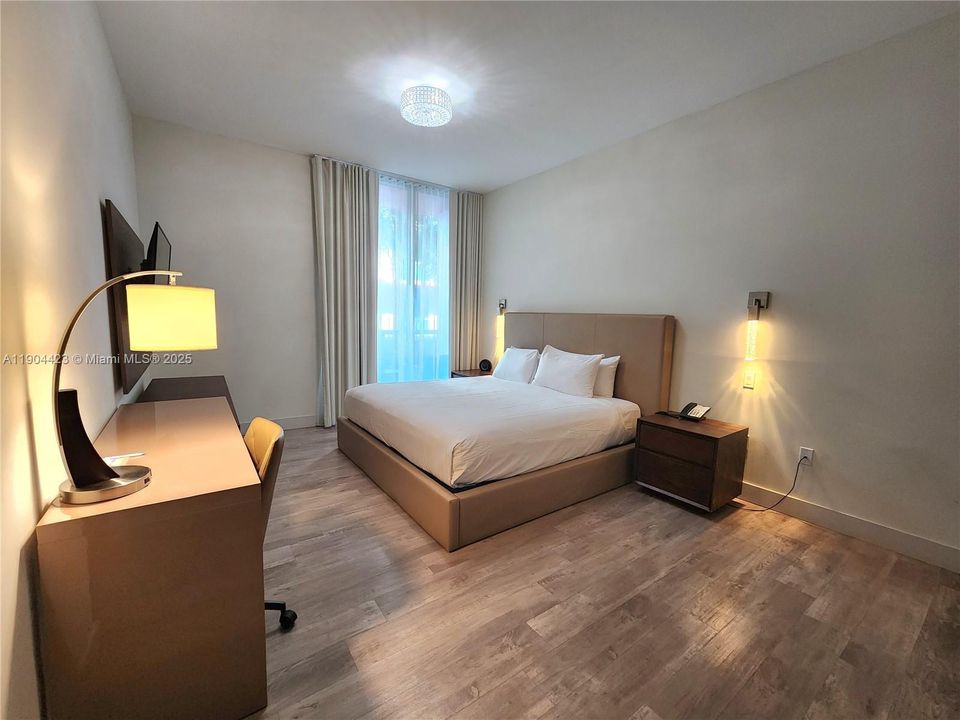 For Rent: $2,800 (1 beds, 1 baths, 366 Square Feet)