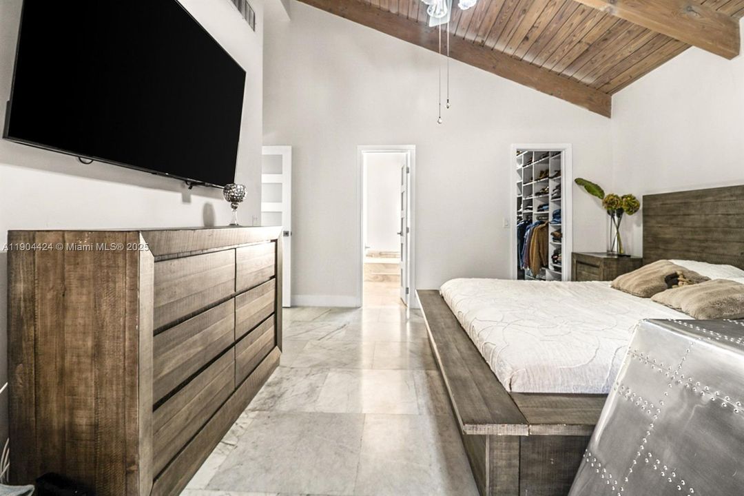 For Rent: $5,250 (3 beds, 2 baths, 1624 Square Feet)