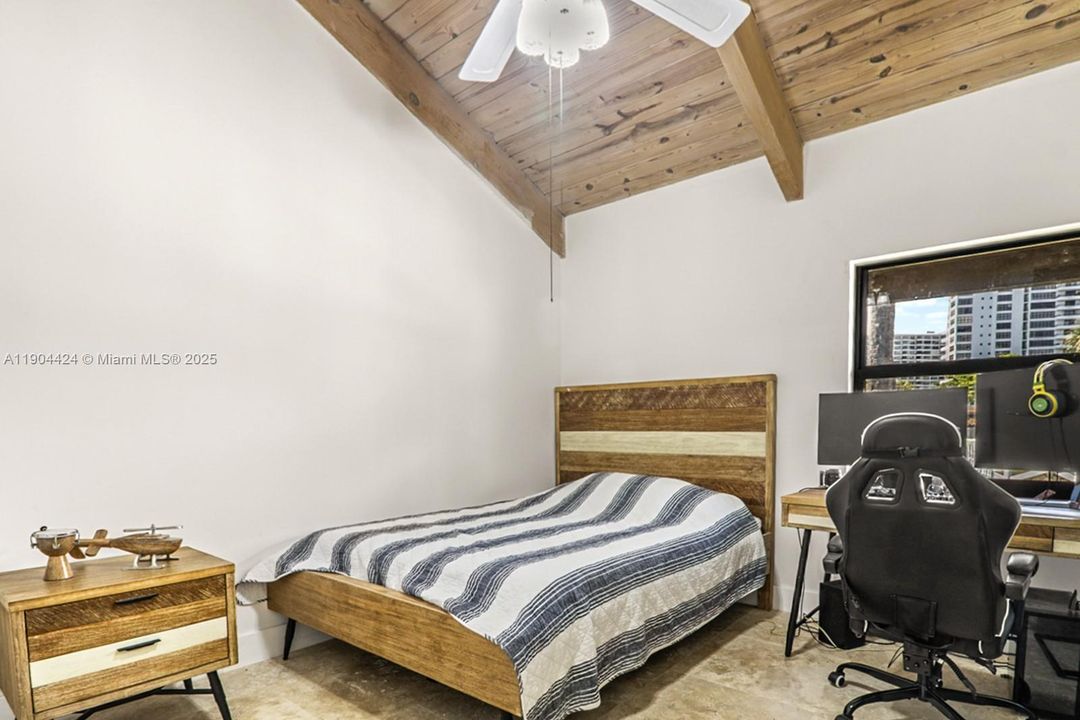 For Rent: $5,250 (3 beds, 2 baths, 1624 Square Feet)