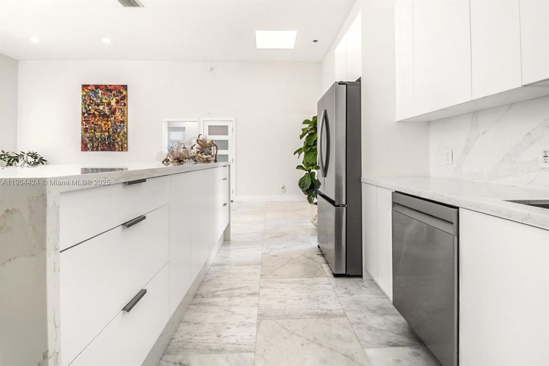 For Rent: $5,250 (3 beds, 2 baths, 1624 Square Feet)