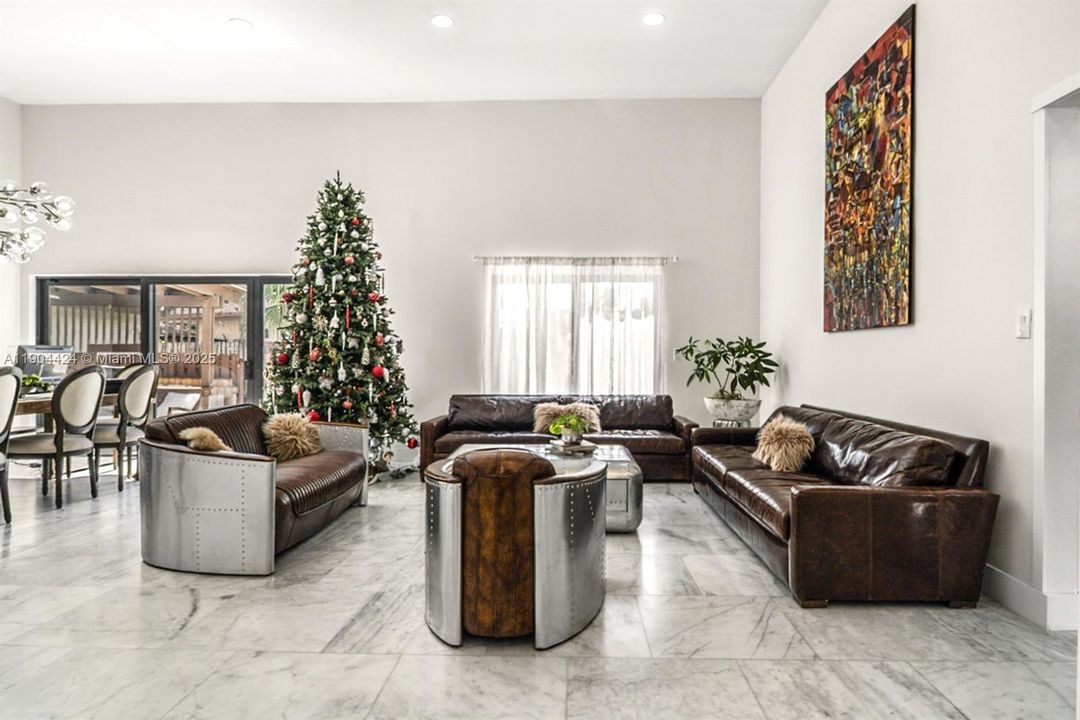 For Rent: $5,250 (3 beds, 2 baths, 1624 Square Feet)