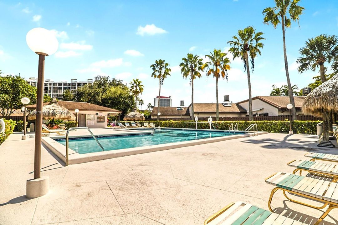 For Rent: $5,250 (3 beds, 2 baths, 1624 Square Feet)