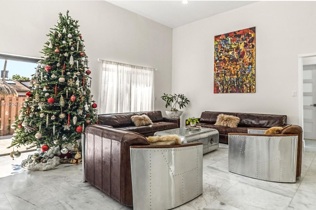 For Rent: $5,250 (3 beds, 2 baths, 1624 Square Feet)