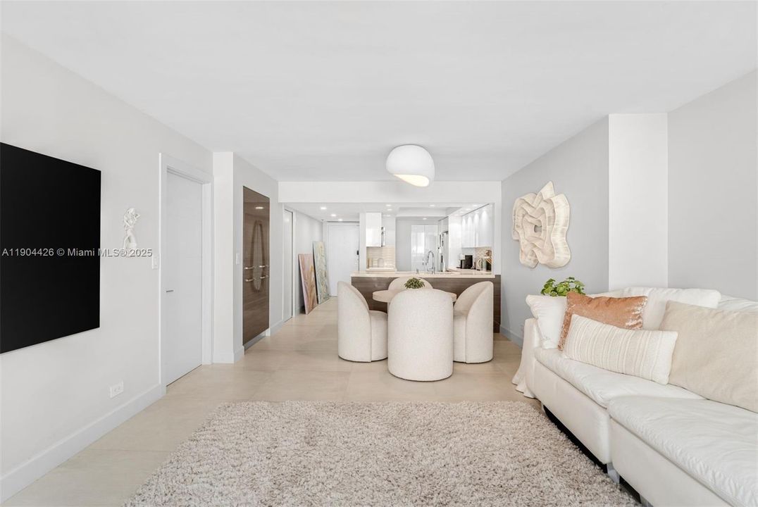 For Sale: $599,000 (1 beds, 1 baths, 1048 Square Feet)