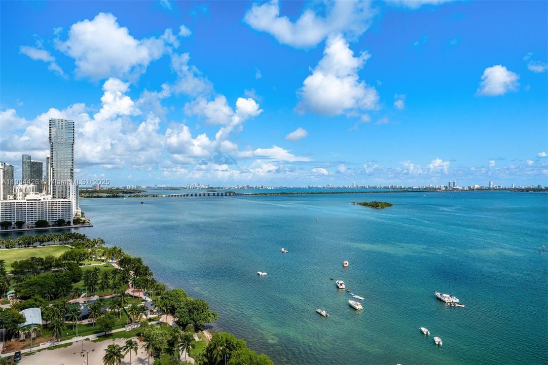 For Sale: $599,000 (1 beds, 1 baths, 1048 Square Feet)