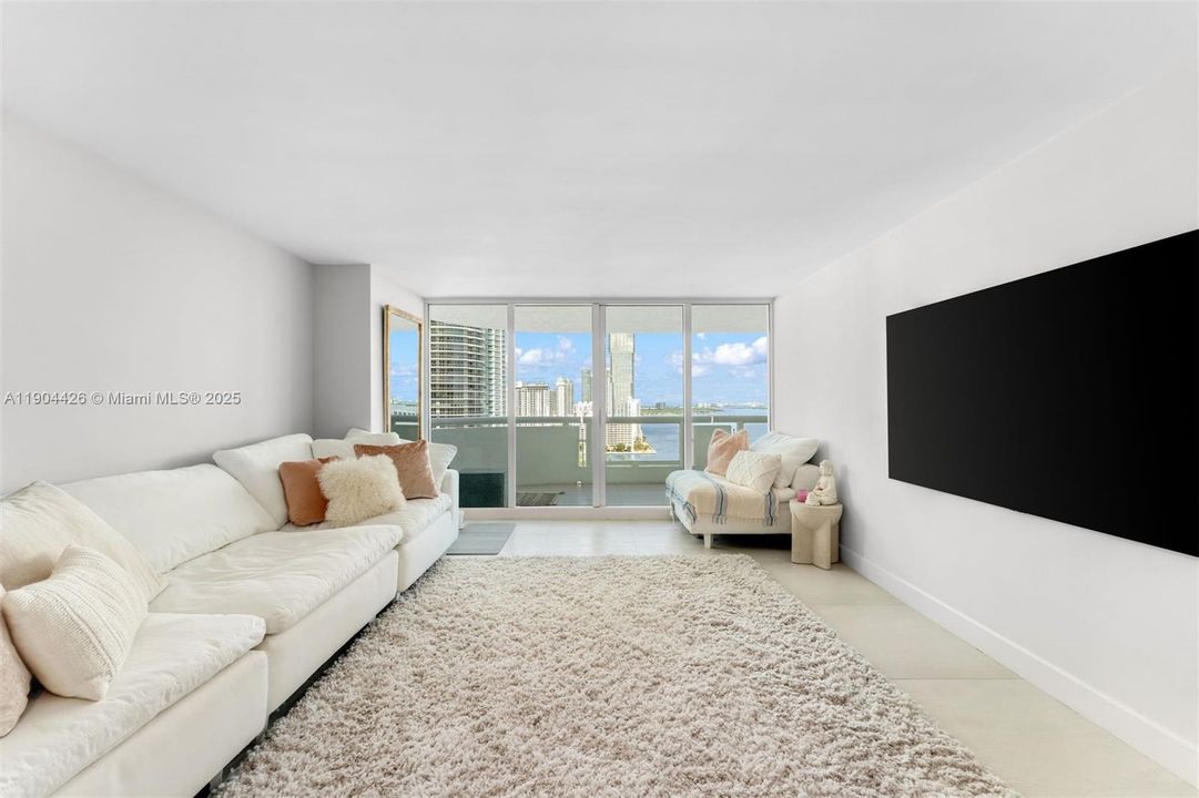 For Sale: $599,000 (1 beds, 1 baths, 1048 Square Feet)