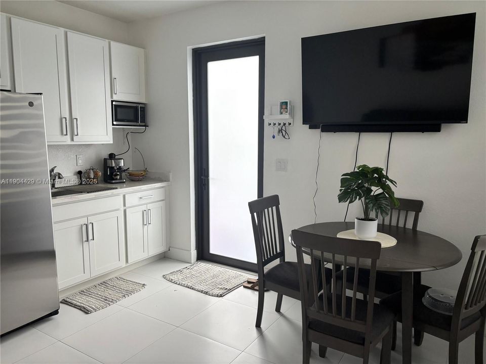 En Renta: $1,600 (1 camas, 1 baños, 2088 Pies cuadrados)