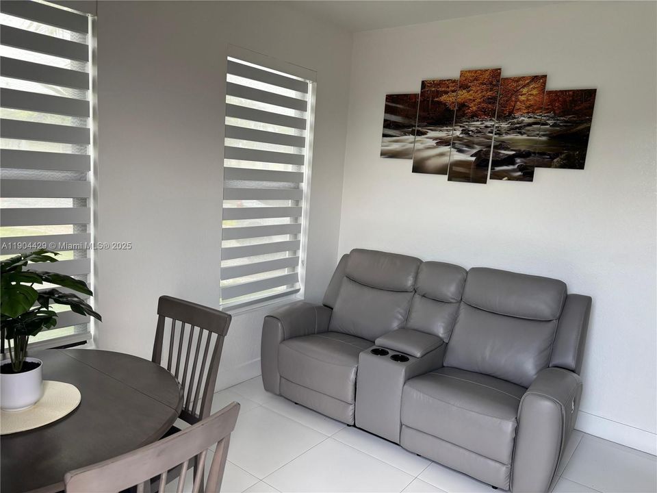 En Renta: $1,600 (1 camas, 1 baños, 2088 Pies cuadrados)