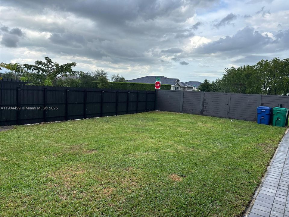 En Renta: $1,600 (1 camas, 1 baños, 2088 Pies cuadrados)