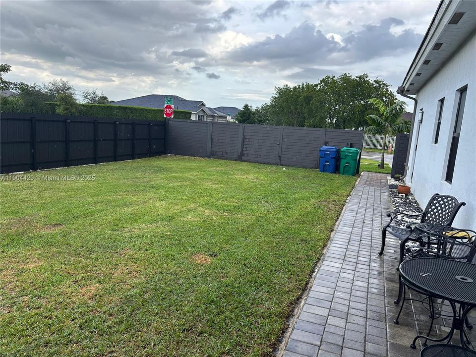 En Renta: $1,600 (1 camas, 1 baños, 2088 Pies cuadrados)