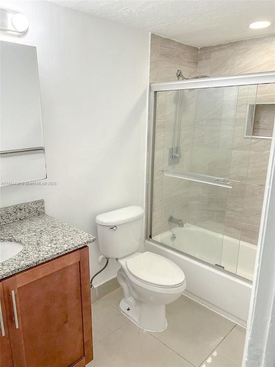 合同活跃: $1,575 (2 贝兹, 1 浴室, 800 平方英尺)