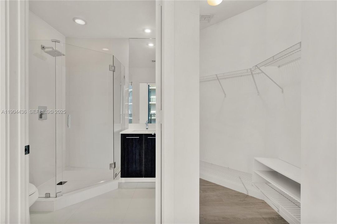 For Rent: $7,000 (3 beds, 3 baths, 1364 Square Feet)