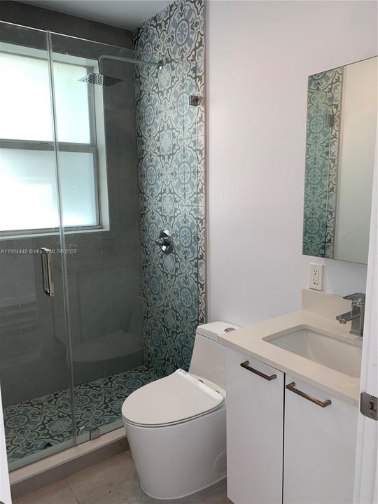 Active With Contract: $1,880 (1 beds, 1 baths, 645 Square Feet)