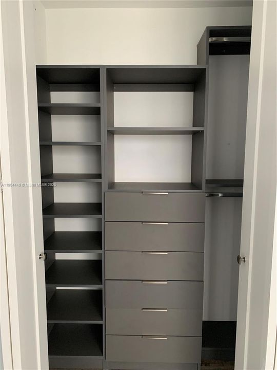 Active With Contract: $1,880 (1 beds, 1 baths, 645 Square Feet)