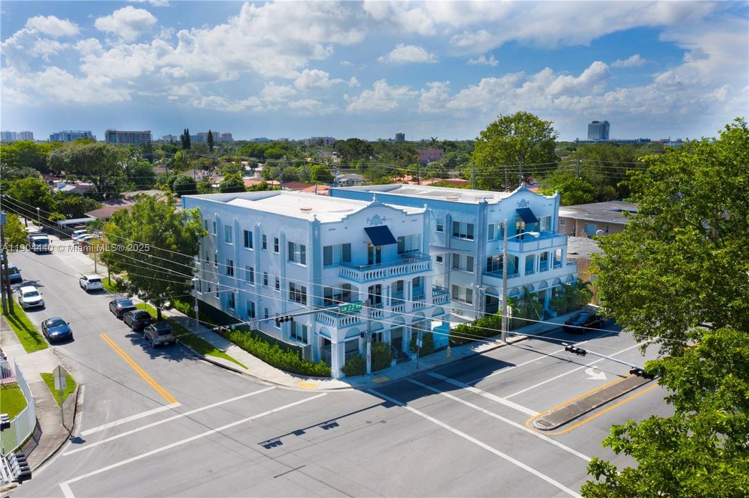 Active With Contract: $1,880 (1 beds, 1 baths, 645 Square Feet)