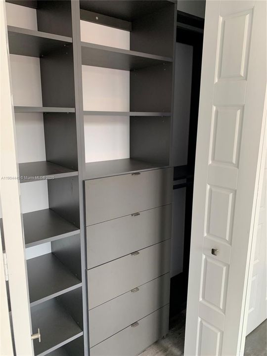 Active With Contract: $1,880 (1 beds, 1 baths, 645 Square Feet)