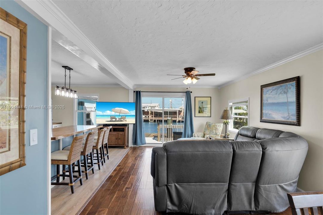 На продажу: $265,000 (2 спален, 2 ванн, 1152 Квадратных фут)