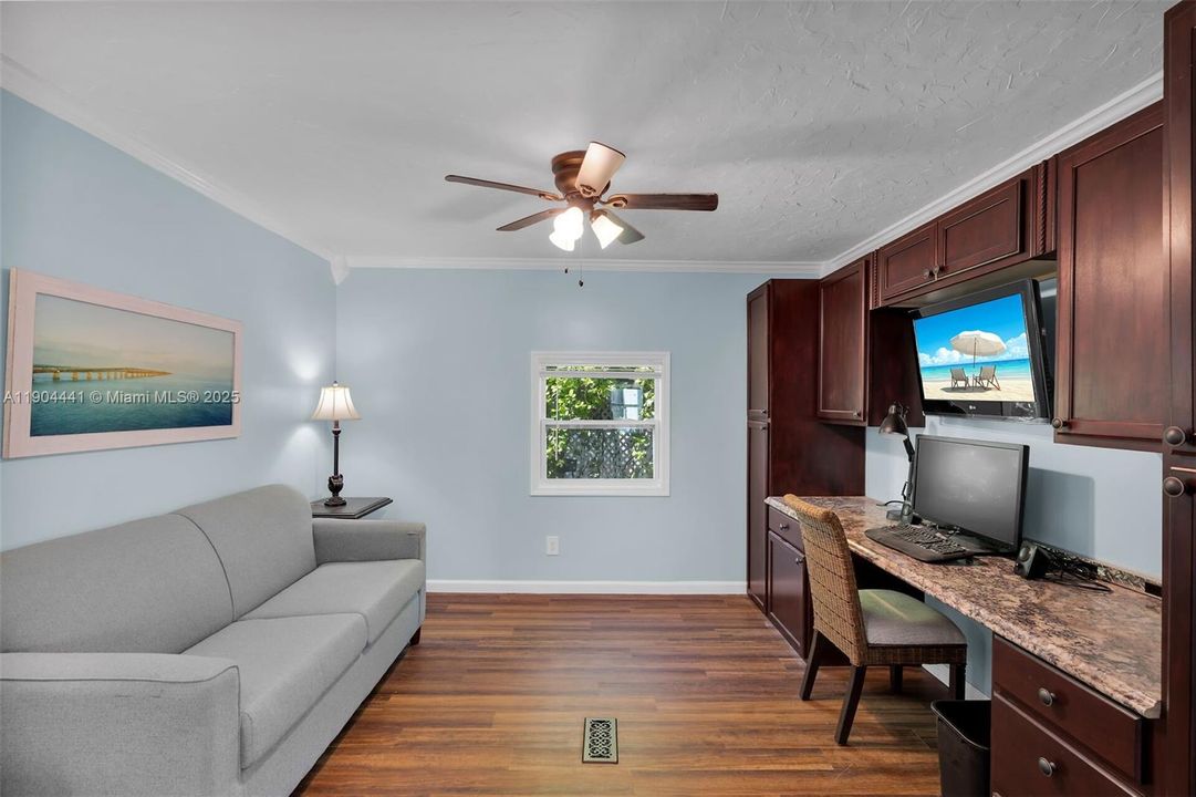 На продажу: $265,000 (2 спален, 2 ванн, 1152 Квадратных фут)