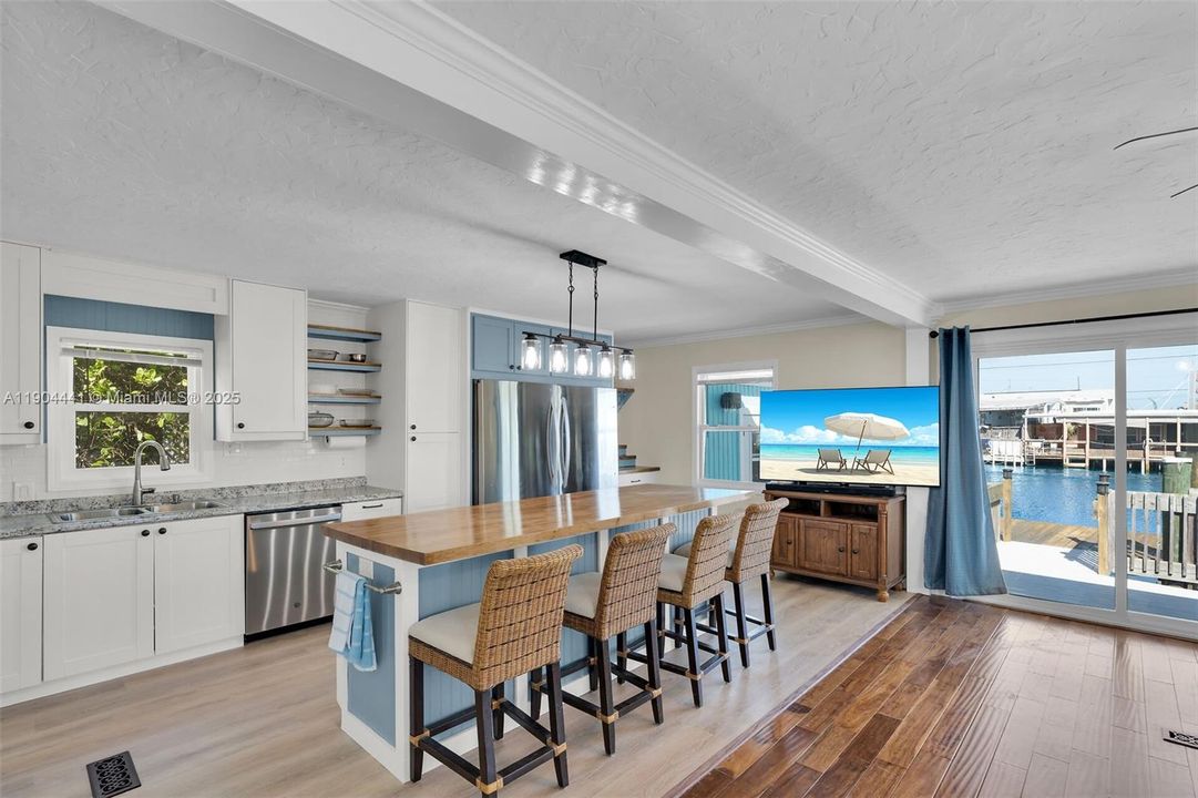 На продажу: $265,000 (2 спален, 2 ванн, 1152 Квадратных фут)