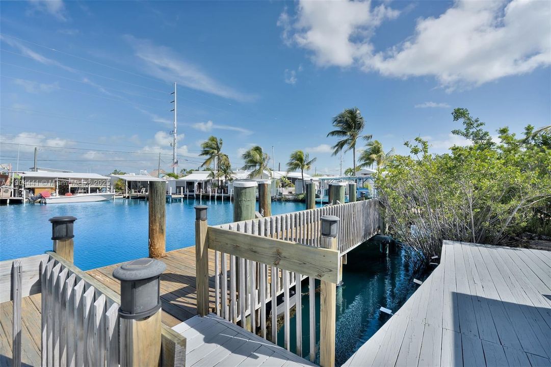 На продажу: $265,000 (2 спален, 2 ванн, 1152 Квадратных фут)