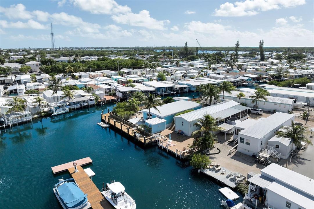 На продажу: $265,000 (2 спален, 2 ванн, 1152 Квадратных фут)