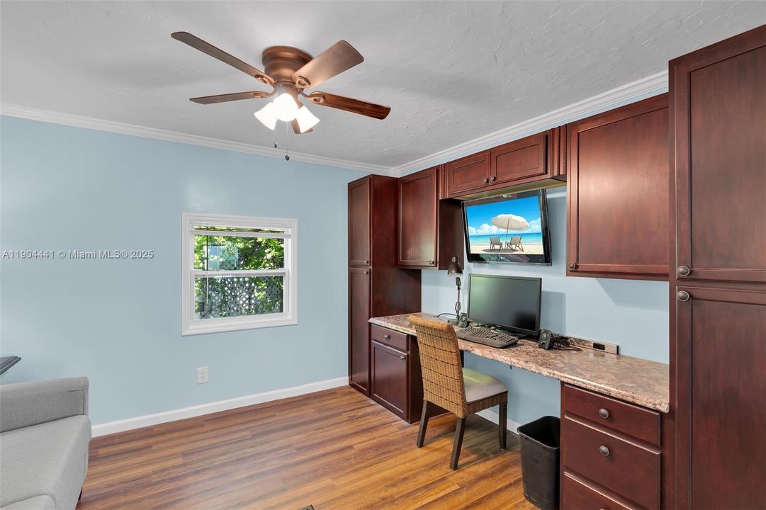 На продажу: $265,000 (2 спален, 2 ванн, 1152 Квадратных фут)