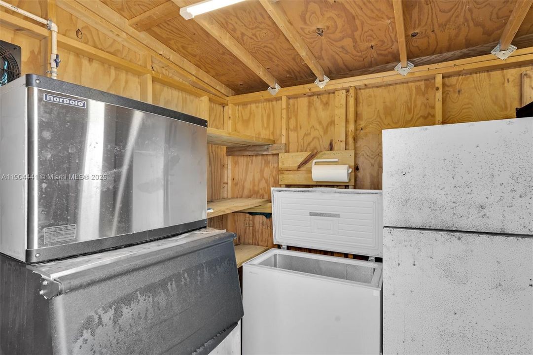 На продажу: $265,000 (2 спален, 2 ванн, 1152 Квадратных фут)