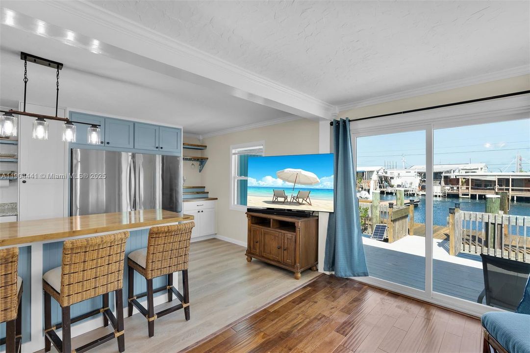 На продажу: $265,000 (2 спален, 2 ванн, 1152 Квадратных фут)