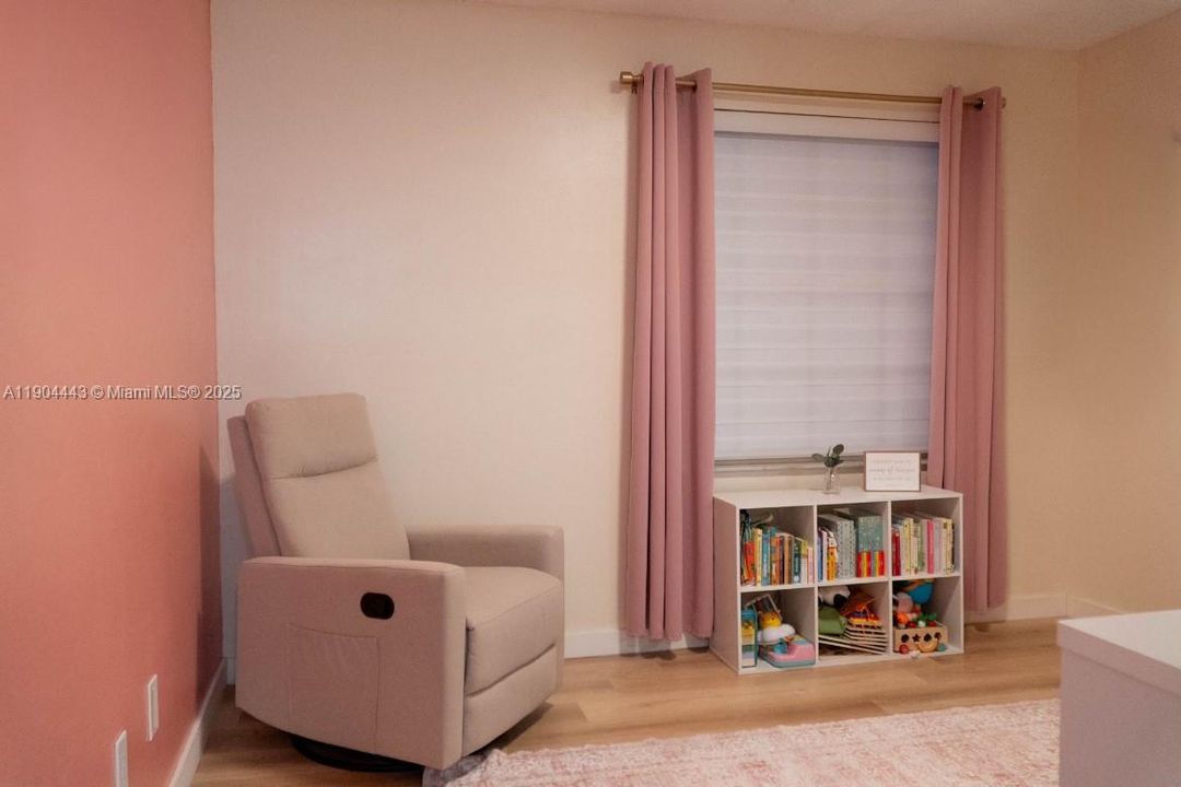 For Sale: $430,000 (2 beds, 2 baths, 1120 Square Feet)