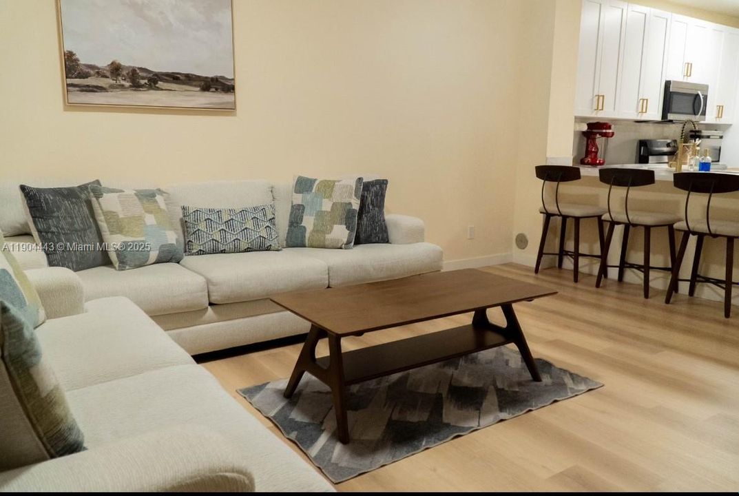 For Sale: $430,000 (2 beds, 2 baths, 1120 Square Feet)