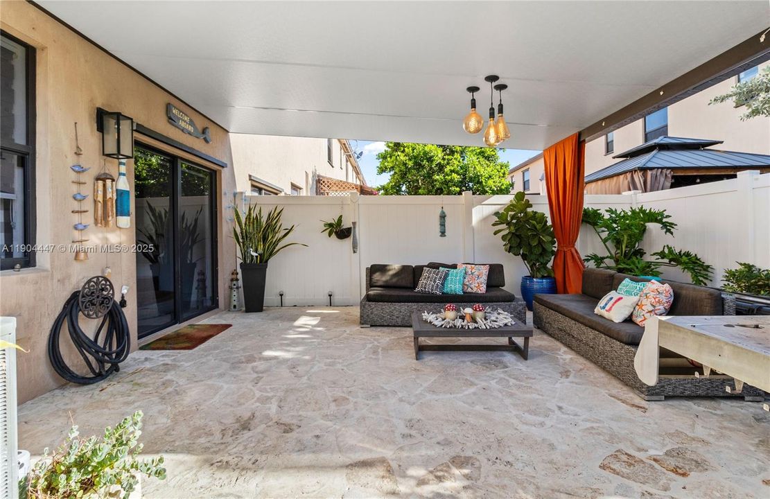 合同活跃: $545,000 (3 贝兹, 2 浴室, 1540 平方英尺)