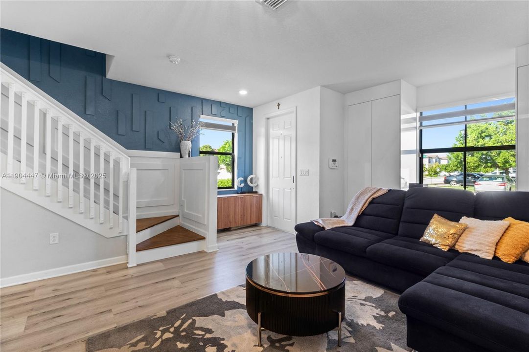 合同活跃: $545,000 (3 贝兹, 2 浴室, 1540 平方英尺)