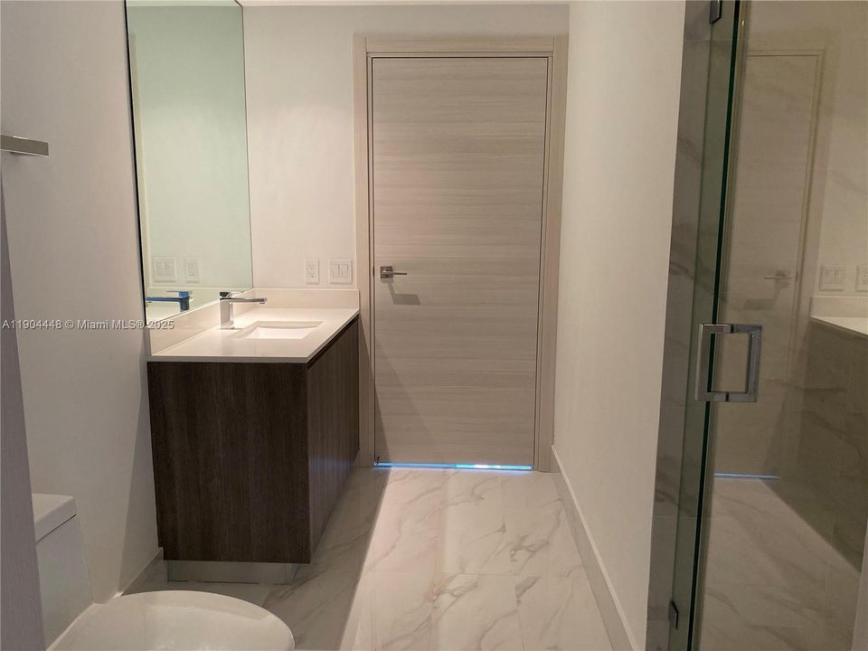 For Rent: $5,800 (2 beds, 2 baths, 1253 Square Feet)