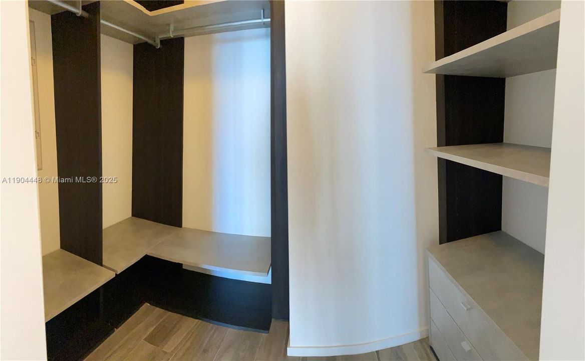 For Rent: $5,800 (2 beds, 2 baths, 1253 Square Feet)