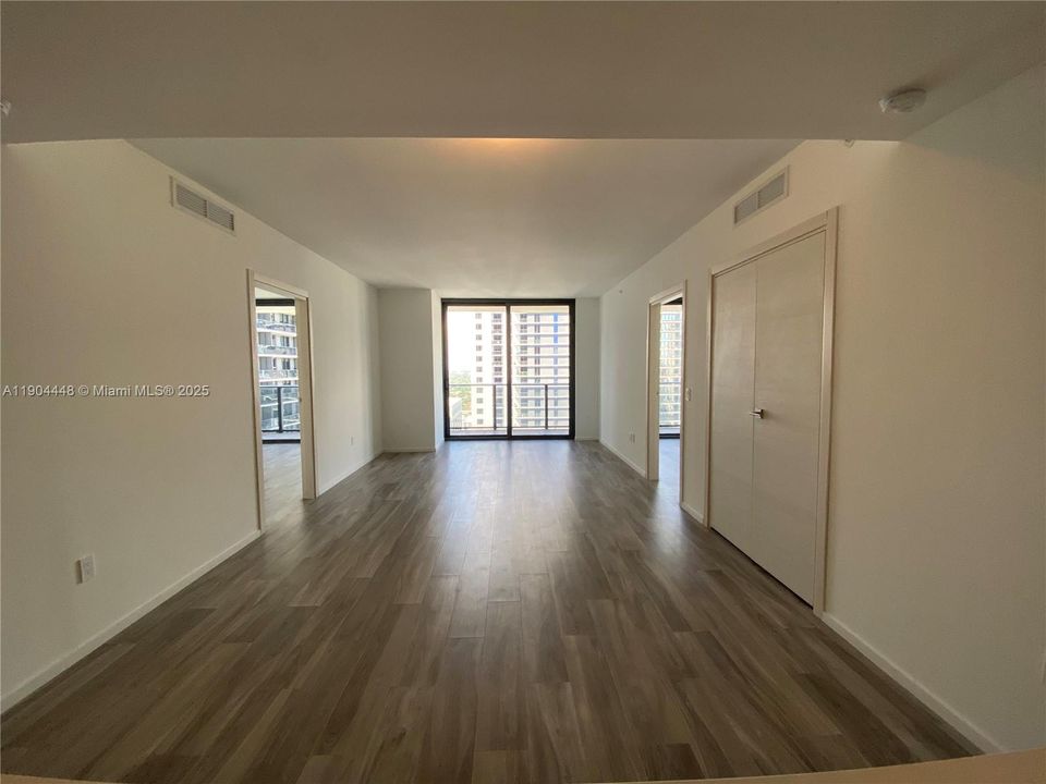 For Rent: $5,800 (2 beds, 2 baths, 1253 Square Feet)