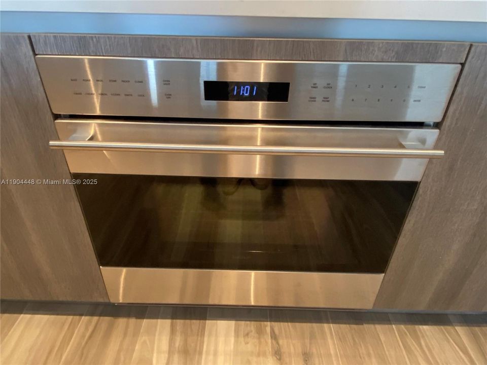 For Rent: $5,800 (2 beds, 2 baths, 1253 Square Feet)