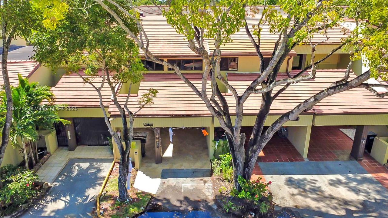 Active With Contract: $525,000 (3 beds, 2 baths, 1600 Square Feet)