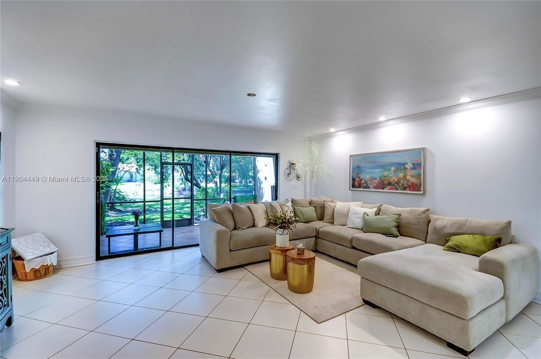 Active With Contract: $525,000 (3 beds, 2 baths, 1600 Square Feet)