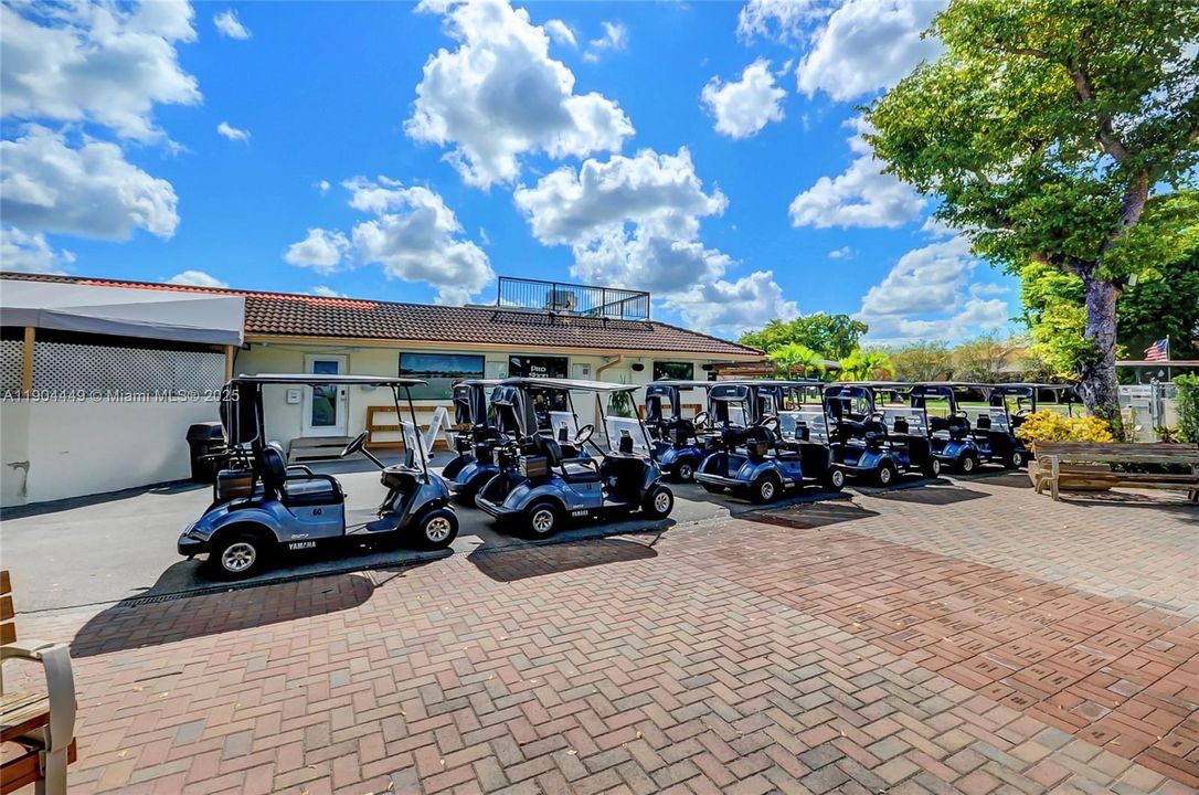 RESTAURANT AND GOLF SHOP