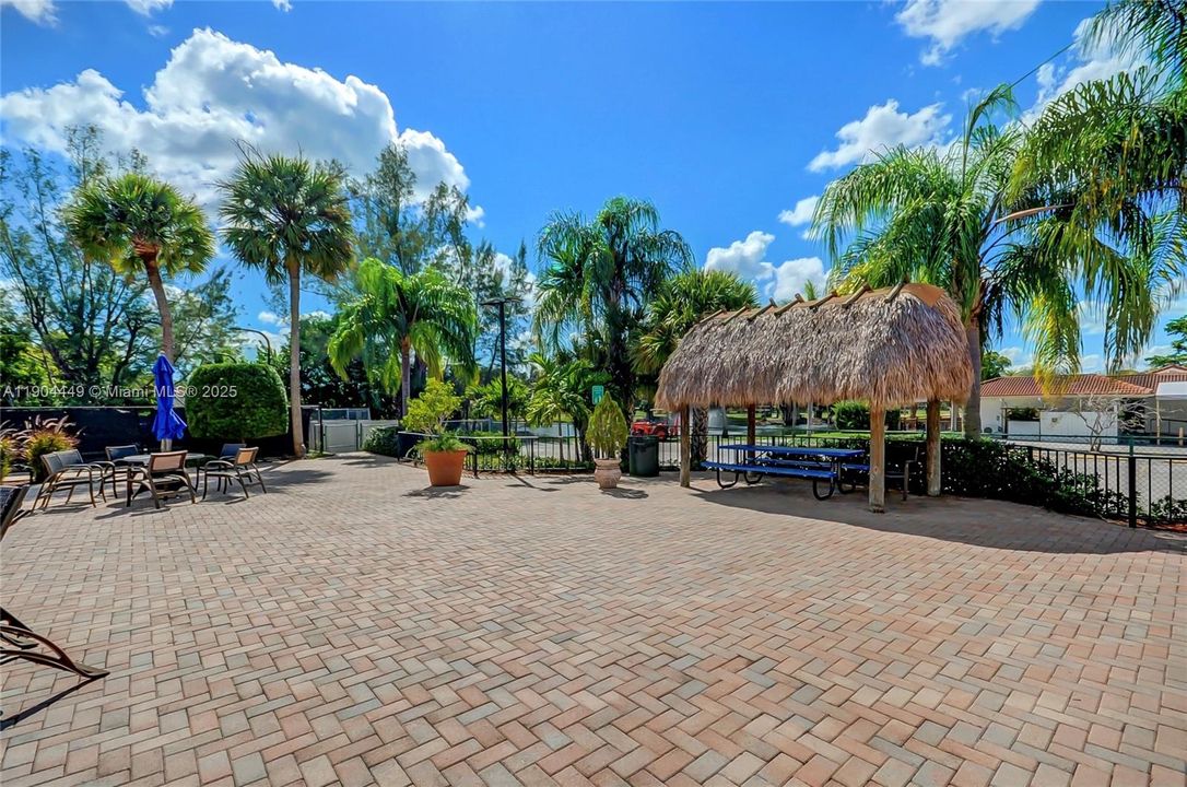 Active With Contract: $525,000 (3 beds, 2 baths, 1600 Square Feet)