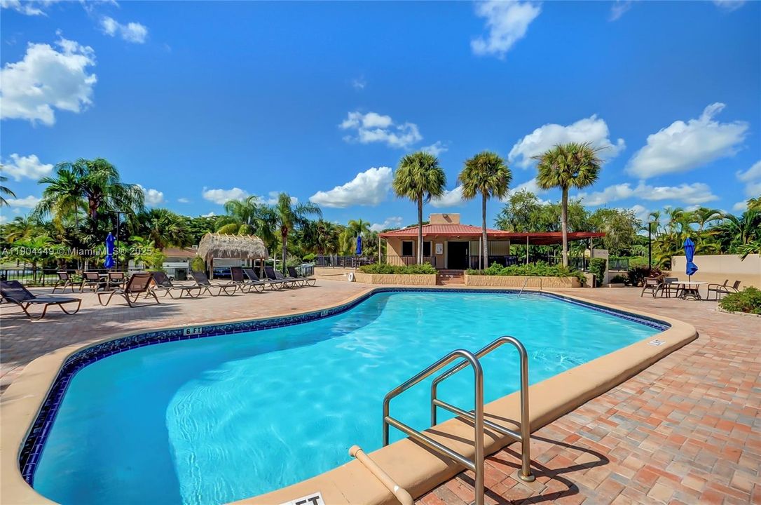 Active With Contract: $525,000 (3 beds, 2 baths, 1600 Square Feet)